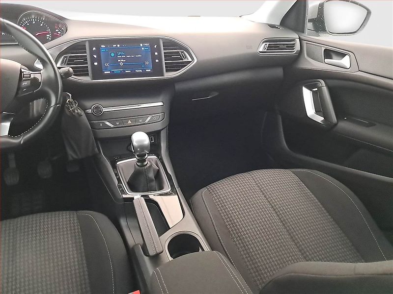 Peugeot 308 (2019) 1.5 BlueHDi, ČR,1.maj - fotka 8 z 16