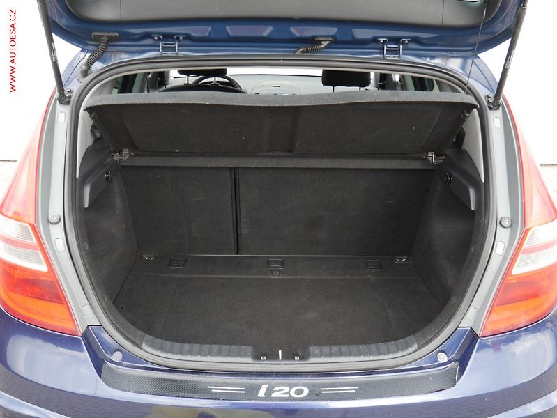 Hyundai i30 (2008) 1.4CVVT, ČR, AC, zmk.řazení - fotka 7 z 14