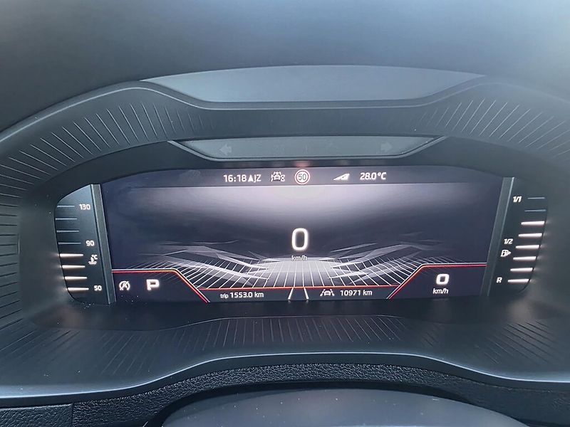 Škoda Karoq DSG 1,5TSi 110kW SportLine - fotka 8 z 24