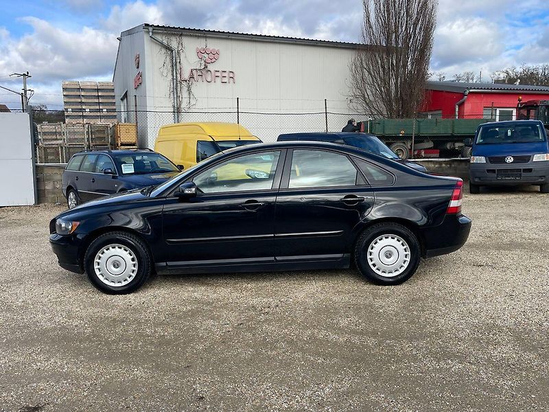 Volvo S40 1.6D 80kw*VYHŘEV.SED*NOVÁ STK* - fotka 2 z 31