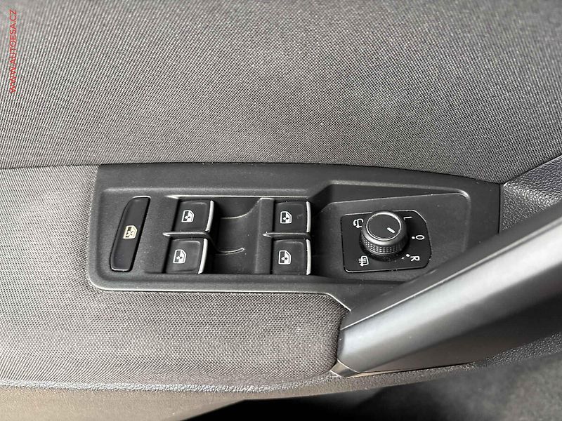 Volkswagen Tiguan (2018) 1.4 TSi, Sound, LED, TZ, +ALU - fotka 12 z 17