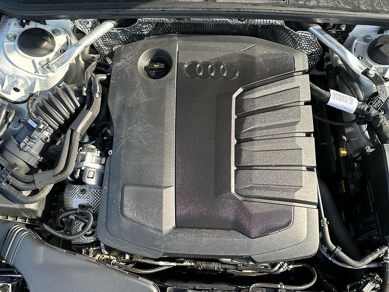 Audi A5 Avant 2,0 TDI quattro S-line 1 - fotka 17 z 22
