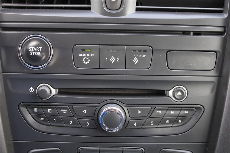 Renault Latitude 2,0 dCi  NOVÉ V ČR,AUTOMAT - fotka 13 z 30