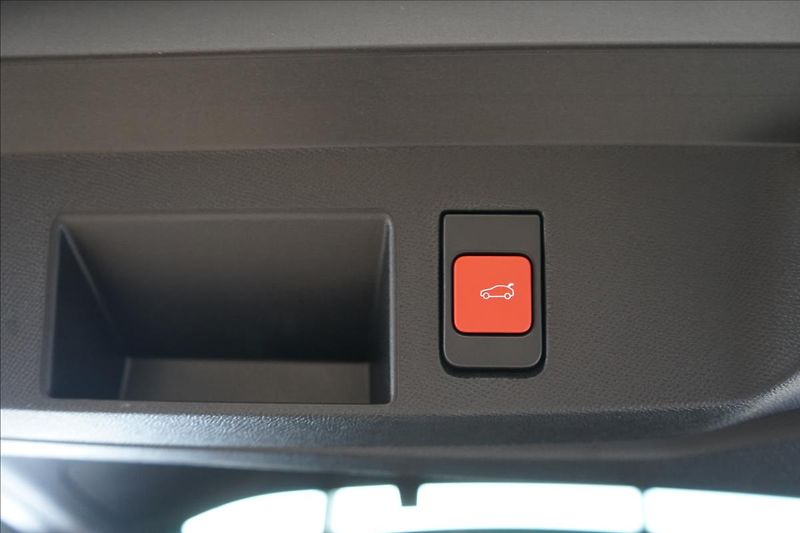 Citroën C5 Aircross (2026) 1,2 Hybrid 145k Automatic MAX - fotka 8 z 23