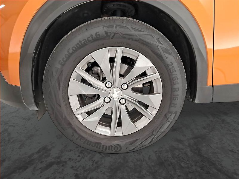 Peugeot 2008 (2021) 1.2 PureTech, ČR,1.maj - fotka 15 z 19