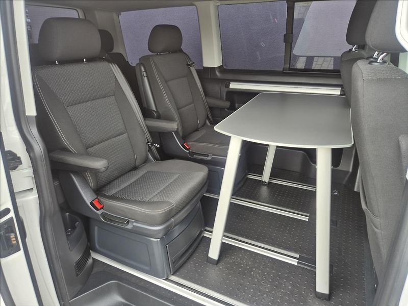 Volkswagen Multivan (2016) 2,0 TDI DSG 110Kw Webasto - fotka 30 z 39