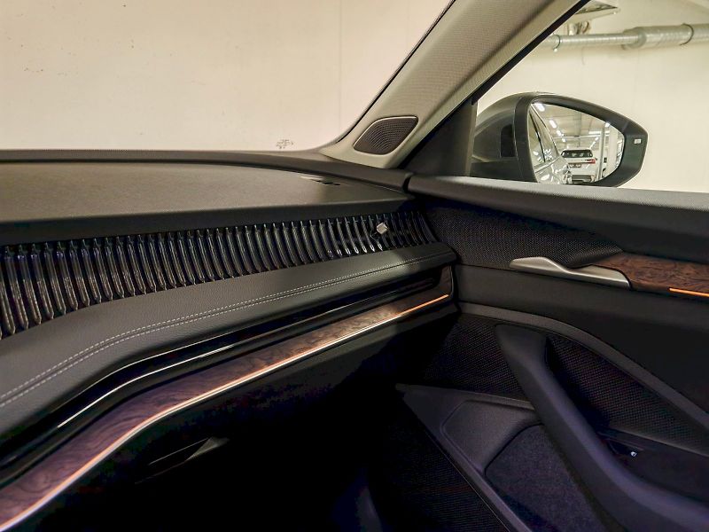 Škoda Superb (2025) iV 1.5 TSI 150 kW DSG L&K - fotka 6 z 33