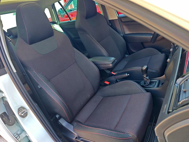 Škoda Rapid (2015) 1.2 TSi Spaceback Ambition + - fotka 18 z 42