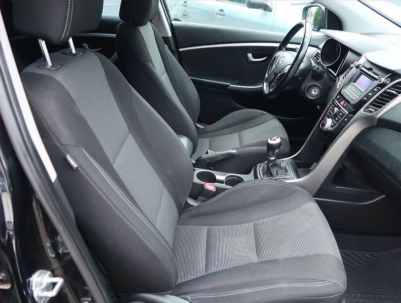 Hyundai i30 (2013) 1.6 MPI, LPG, Tempomat - fotka 9 z 15