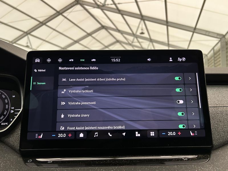 Škoda Octavia 1.5 TSI Top selection - fotka 8 z 35