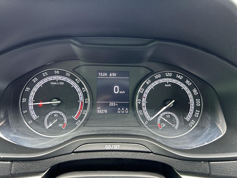 Škoda Karoq (2019) 2.0 TDi 110 KW naj.93 tis km - fotka 16 z 29