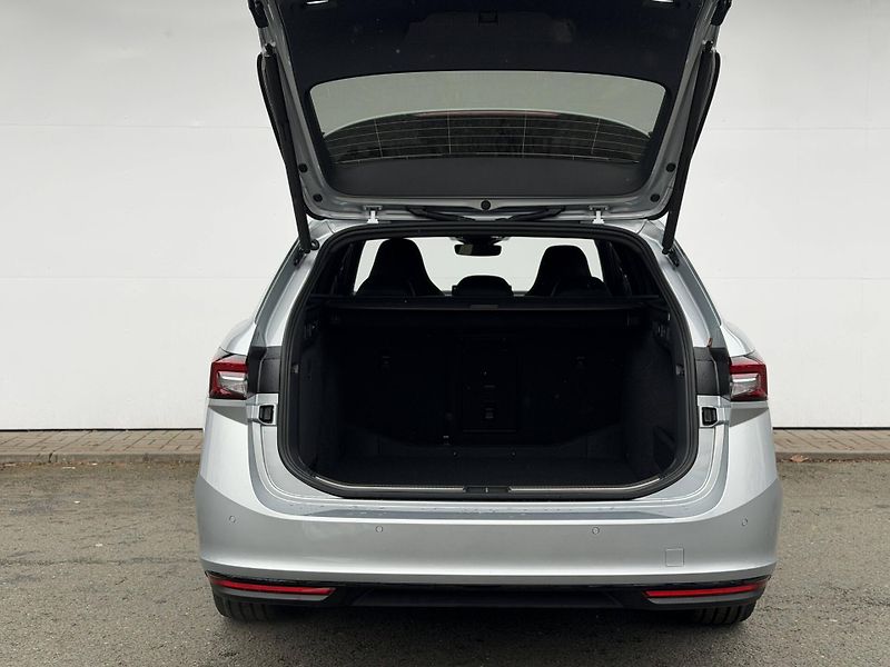Škoda Superb (2025) Sportline DSG 2,0TDI - fotka 6 z 6