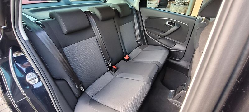 Volkswagen Polo (2016) 1,2TSi 81kW R-Line Highline - fotka 12 z 51