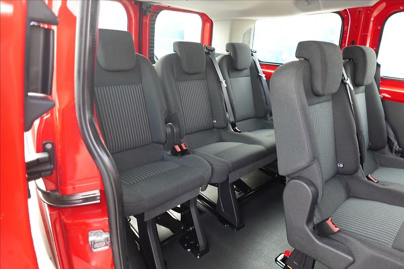Ford Transit Custom 2,0 TDCi  L1H1 BUS KLIMA SERVI - fotka 21 z 41