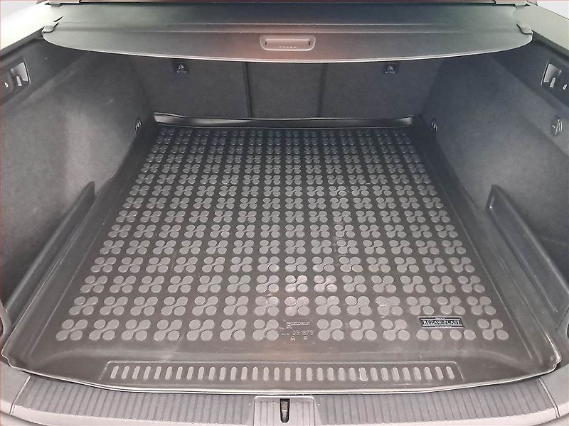 Volkswagen Passat (2018) 2.0 TDI, 4X4, Automat, Kůže - fotka 14 z 25