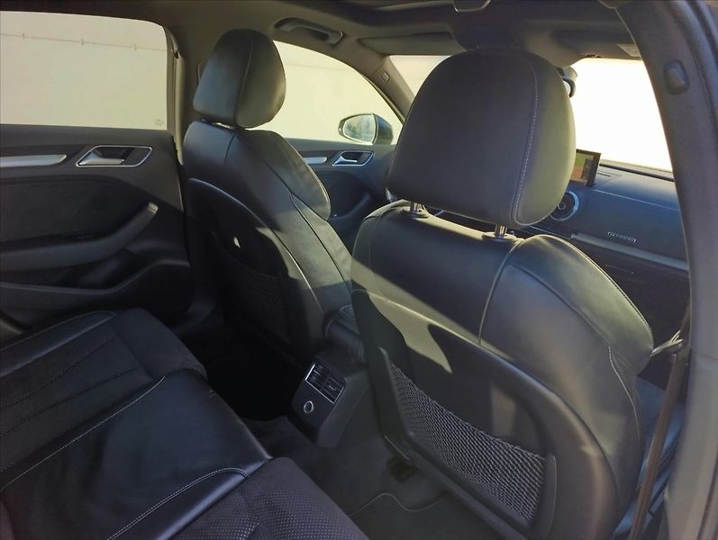 Audi A3 2,0 TDi S-Line Navi,Bi-xenon - fotka 22 z 39