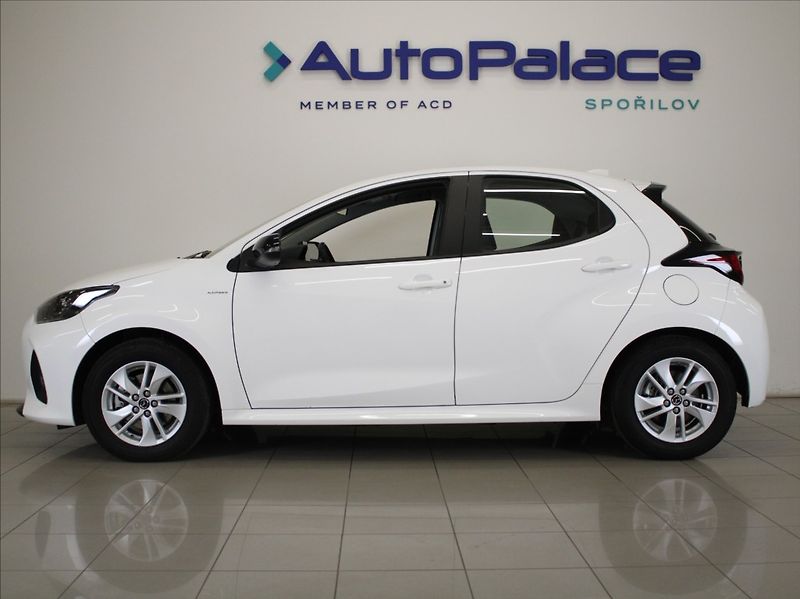 Mazda 2 Hybrid 1,5 HEV Centre-Line 12 690km - fotka 5 z 21