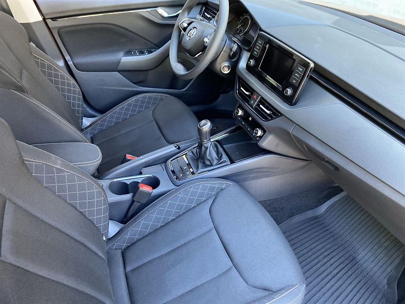 Škoda Kamiq (2023) 1.0 TSI Ambition - fotka 10 z 33