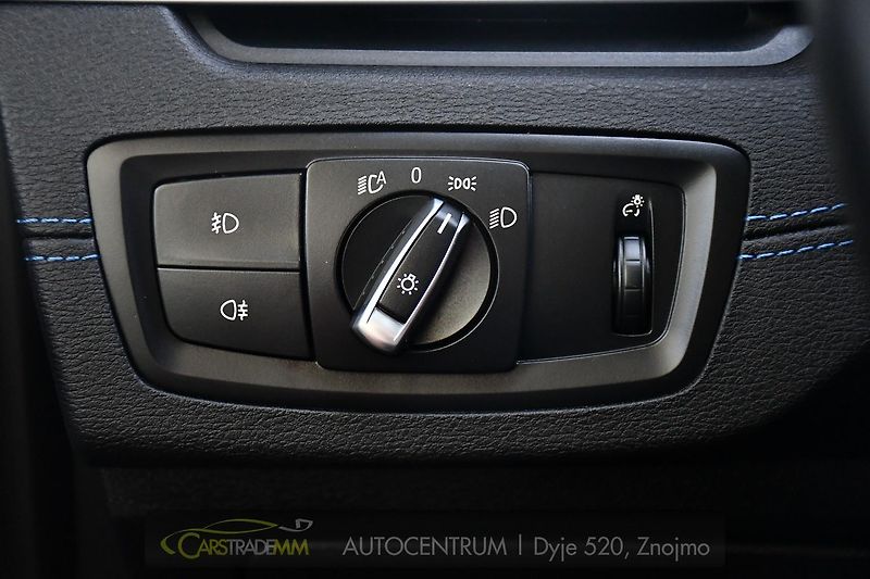 BMW X1 xDrive20d M-SPORT ČR - fotka 26 z 52