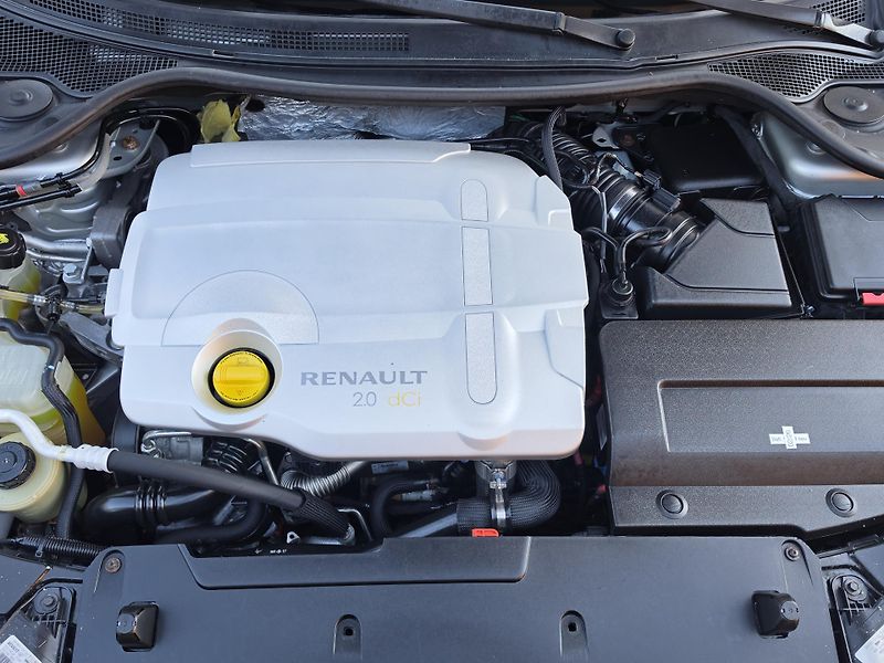 Renault Laguna 2.0dCi 150PS*DYNAMIQUE*2xSADA* - fotka 40 z 40