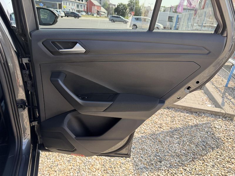 Volkswagen T-Roc 1,5 TSi/110kW LIFE - DSG,TZ,.. - fotka 44 z 64
