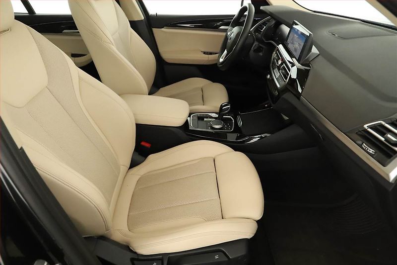 BMW X3 (2023) xDrive20d - fotka 7 z 19