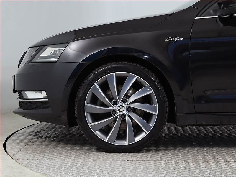 Škoda Octavia (2019) Laurin&Klement 2.0 TDI, 4X4 - fotka 13 z 20