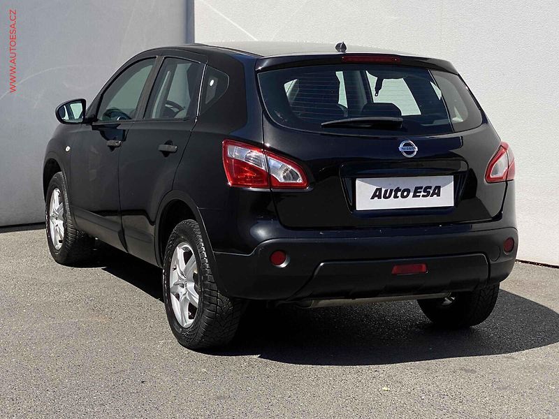 Nissan Qashqai (2013) 1.6, Visia, +ALU - fotka 6 z 16