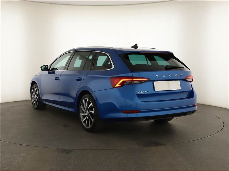 Škoda Octavia (2022) Style Plus 2.0 TDI - fotka 4 z 16
