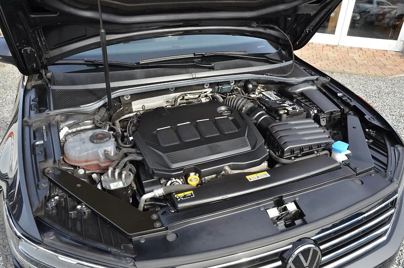 Volkswagen Passat (2021) 2.0 TDi DSG / LED / 74.300km  - fotka 11 z 35