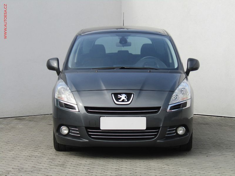 Peugeot 5008 (2010) 1.6 HDi - fotka 2 z 3