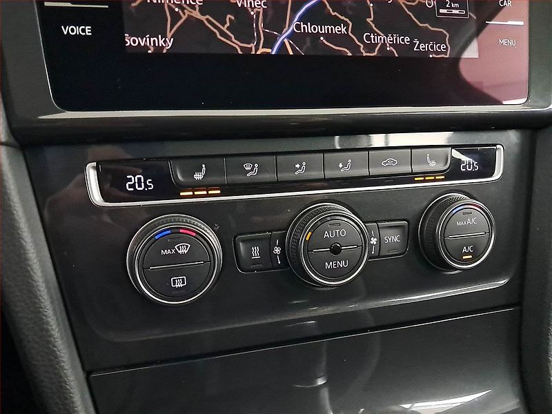 Volkswagen Golf (2020) 2.0 TDI, Navi, Tempomat - fotka 17 z 20