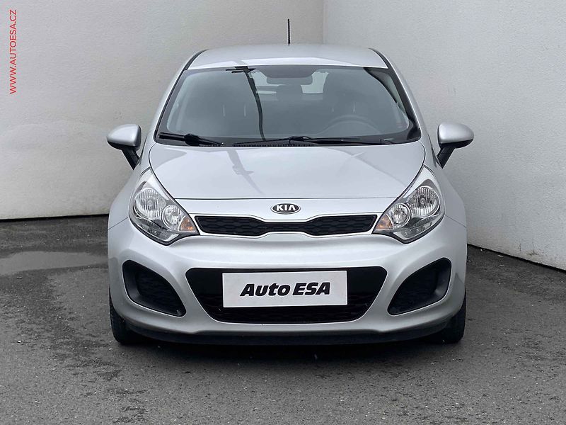 Kia Rio (2015) 1.4i, Edition, navi, kamera - fotka 2 z 18