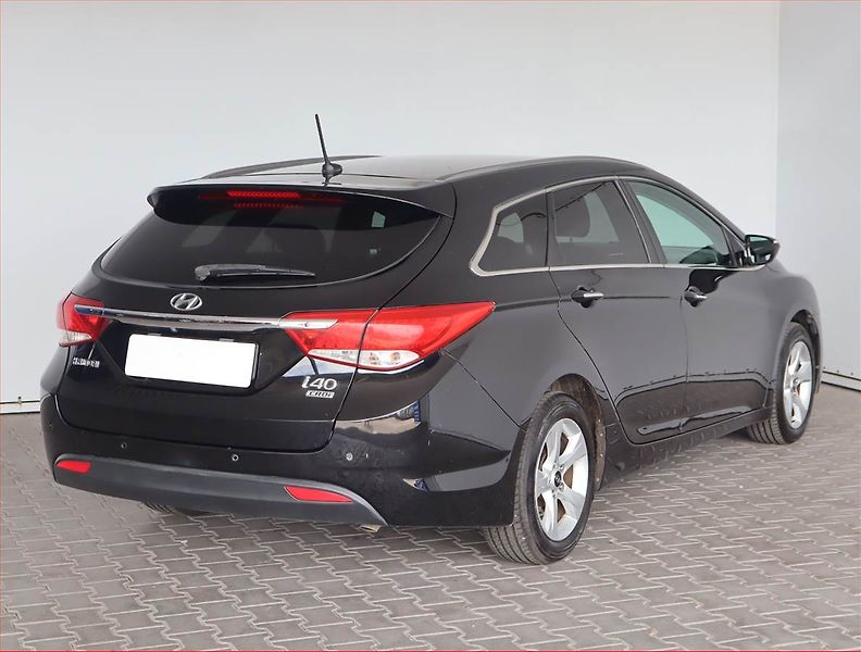 Hyundai i40 (2012) 1.7 CRDi, Automat, Navi - fotka 5 z 19
