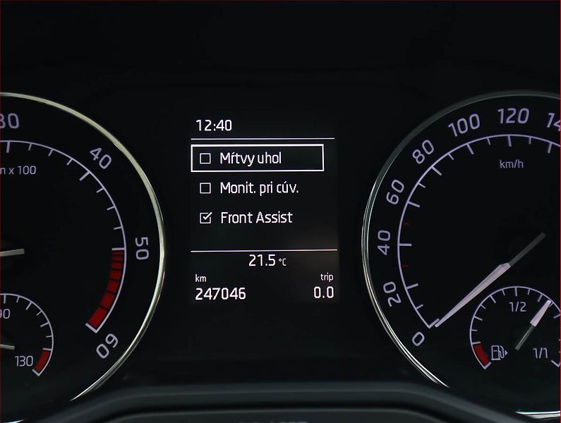Škoda Superb (2016) 2.0 TDI, Bi-Xenony, Tempomat - fotka 17 z 21