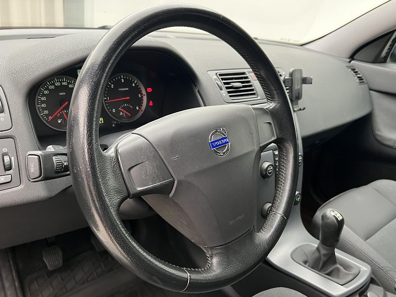 Volvo V50 1.6D SENZORY - fotka 21 z 36