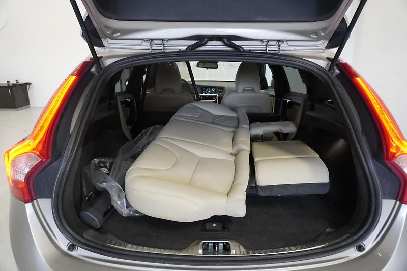 Volvo V60 D4 AUTOMAT - fotka 23 z 29