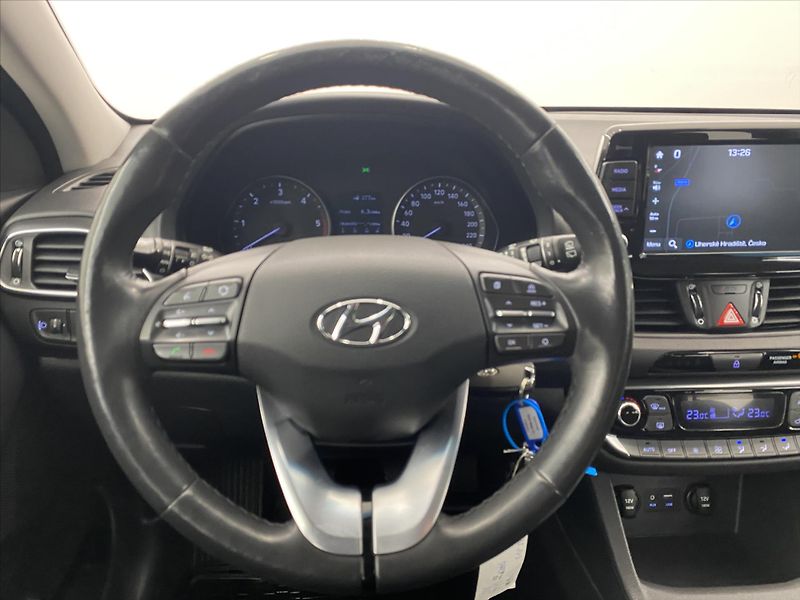 Hyundai i30 1,6 CRDi 81kW Style - fotka 10 z 23