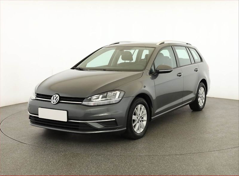Volkswagen Golf (2018) 1.0 TSI, Tempomat - fotka 2 z 19