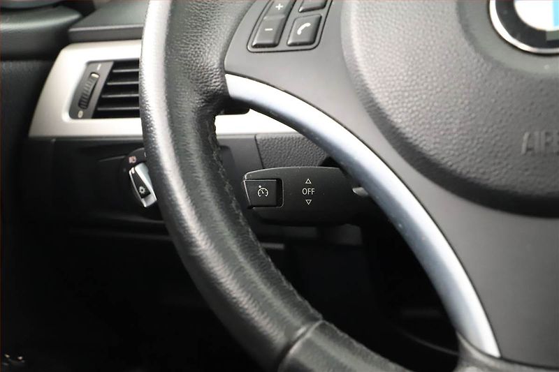 BMW Řada 3 (2012) 320 d xDrive, 4X4, Automat - fotka 14 z 19