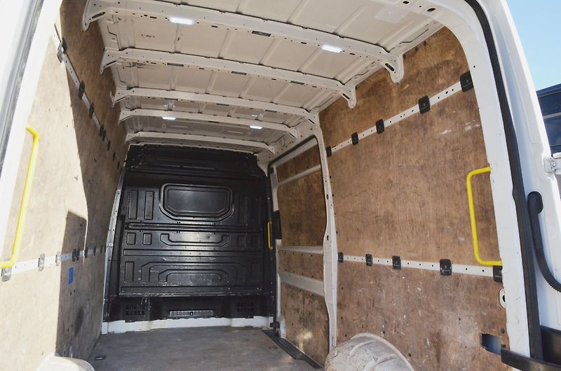 Volkswagen Crafter (2019) 2.0 TDi 103kW L2H2 KLIMATIZACE - fotka 8 z 29