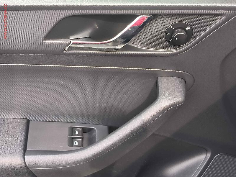 Škoda Rapid (2013) 1.4TSI, ČR, autoAC - fotka 14 z 15