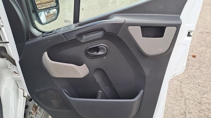 Renault Master 2.3 DCI 35 RT NAVI Nosič - fotka 7 z 21