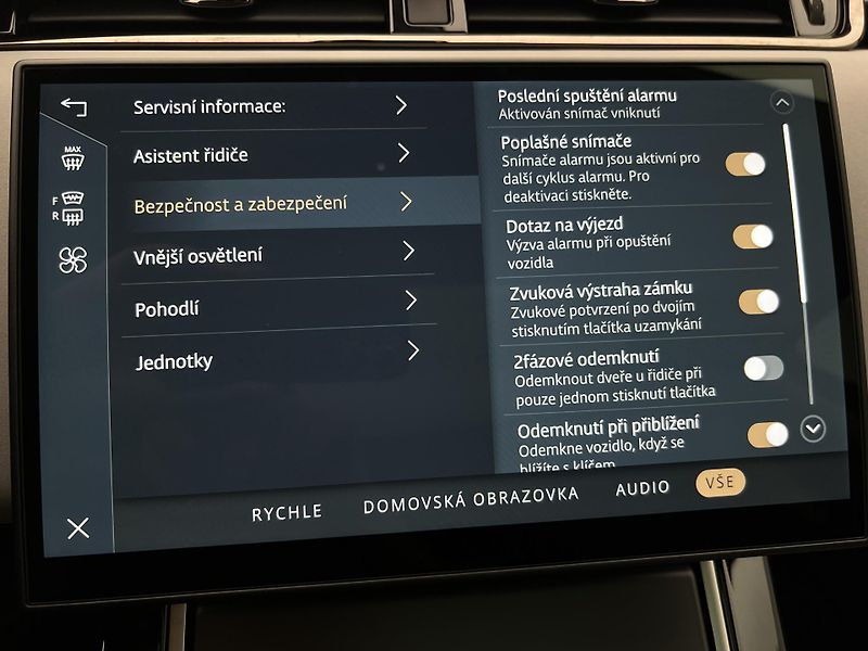 Land Rover Range Rover Evoque D200 AWD DYNAMIC SE AUT CZ - fotka 47 z 52