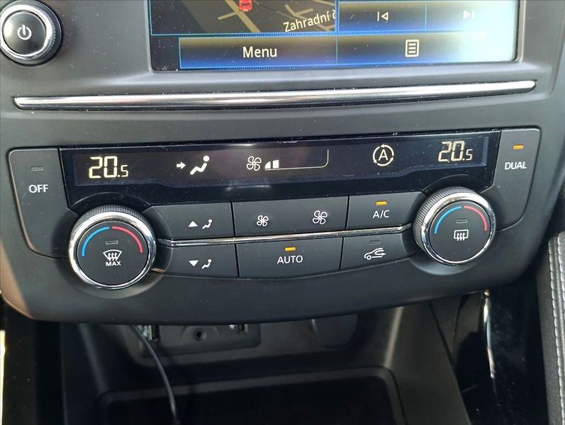 Renault Kadjar 1,5 DCi Kamera Navi Aut.klima - fotka 18 z 34