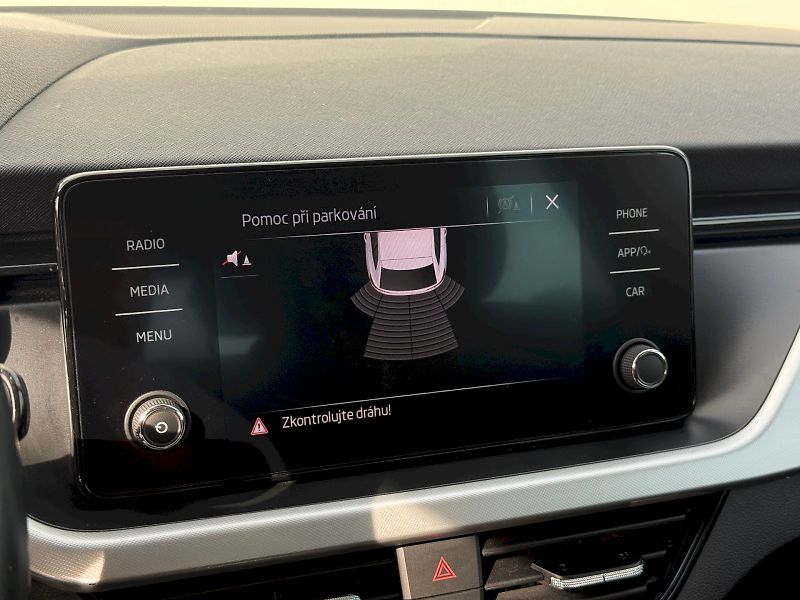 Škoda Scala (2021) 1.0 TSI 70 kW Ambition - fotka 17 z 21