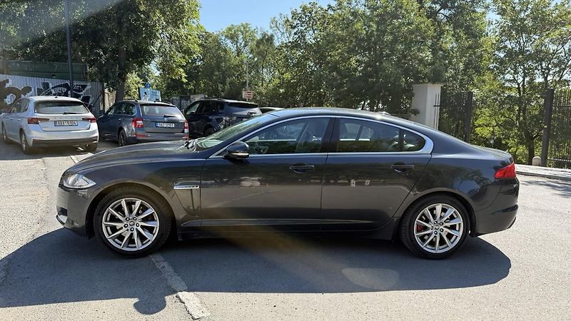 Jaguar XF (2012) 3.0D, X250 Facelift - fotka 3 z 18