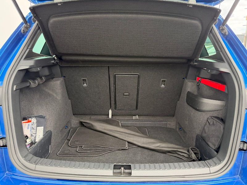 Škoda Karoq (2024) 2.0 TSI 140kW DSG 4x4 SportLin - fotka 33 z 35