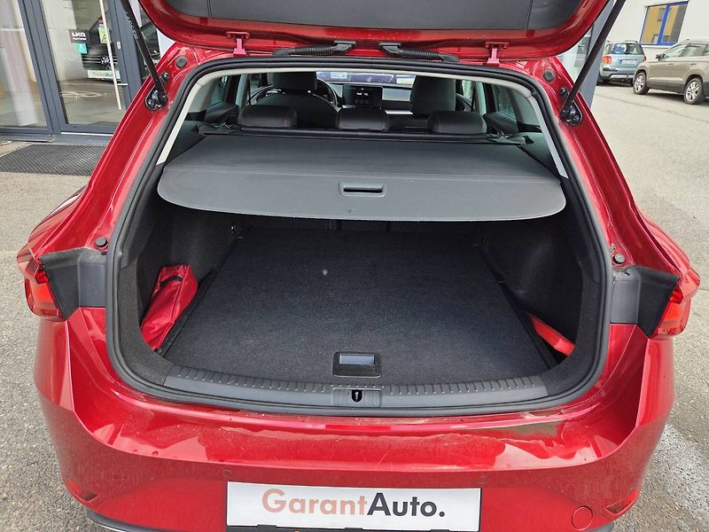 Seat Leon ST 2.0 TDI DSG FR - fotka 32 z 40