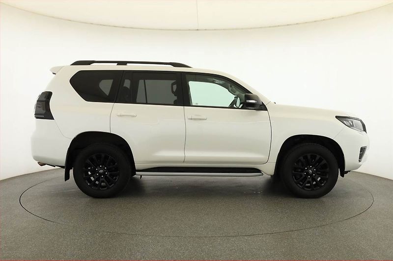Toyota Land Cruiser (2023) 2.8 D-4D - fotka 6 z 22